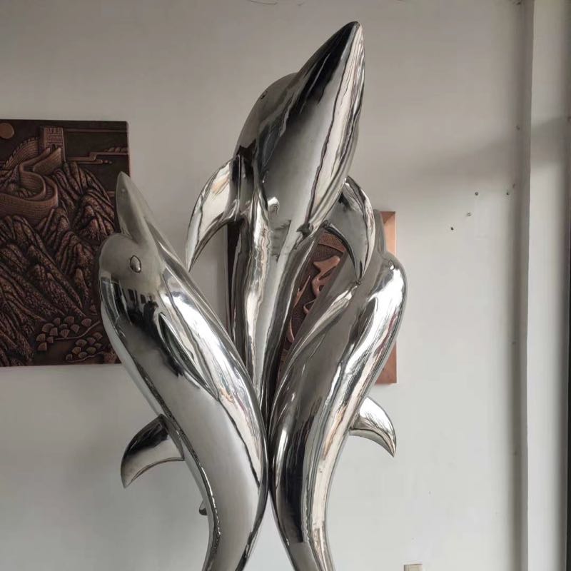 patung lumba-lumba stainless steel
