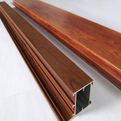 Pencetakan transfer termal serat kayu aluminium profil kayu selesai
